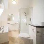 Hotel The Waterfront 3*