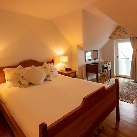 The Waterfront Hotel 3*