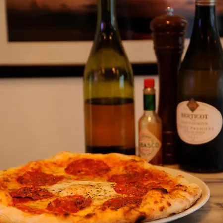 Hotel The Waterfront 3*