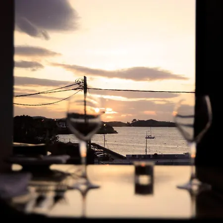 מלון The Waterfront 3*