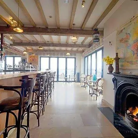 Hotel The Waterfront