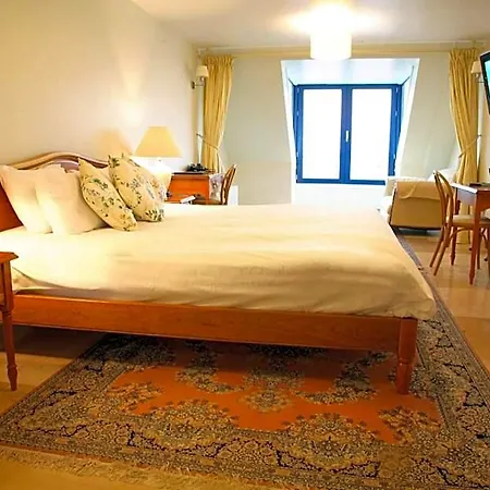 The Waterfront Hotel 3*