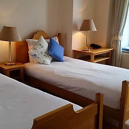The Waterfront 3*