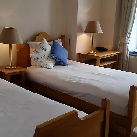 The Waterfront Hotel 3*