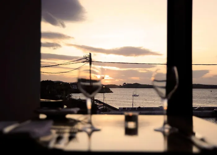Hotel The Waterfront 3*