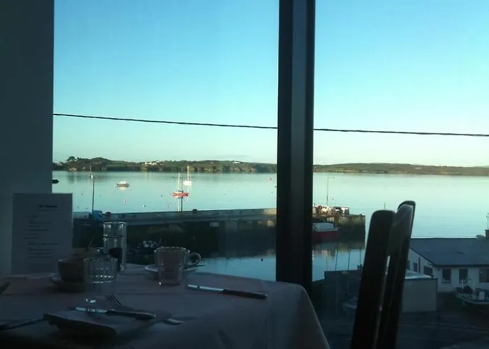 The Waterfront Отель